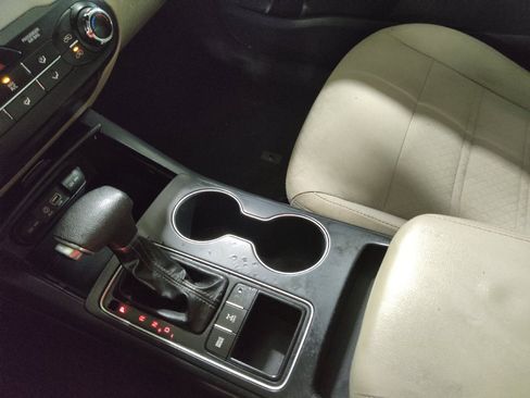 Used 2019 Kia Sorento AWD image 26