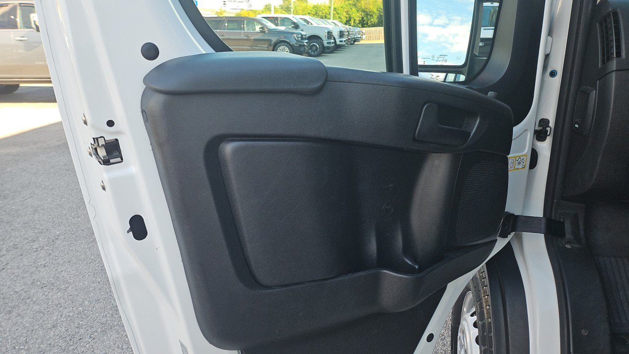 Used 2025 RAM ProMaster 2500 w/ Convenience Group FWD image 11