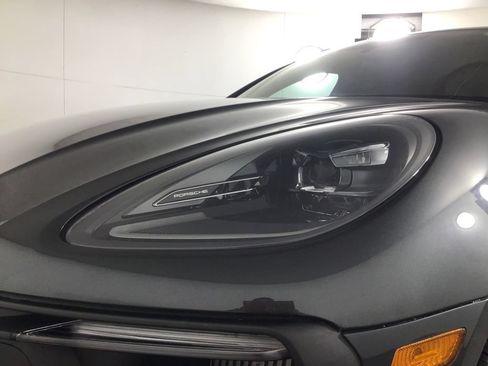 Certified 2023 Porsche Macan GTS w/ Premium Package Plus AWD/4WD image 12
