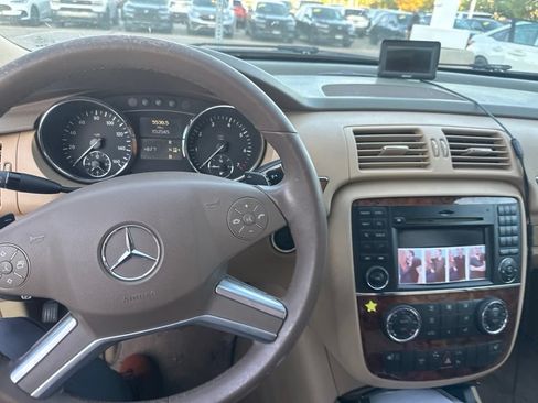 Used 2010 Mercedes-Benz R 350 4MATIC image 7