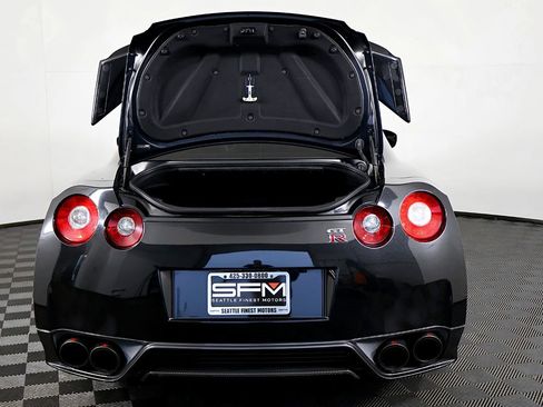 Used 2014 Nissan GT-R Premium image 47