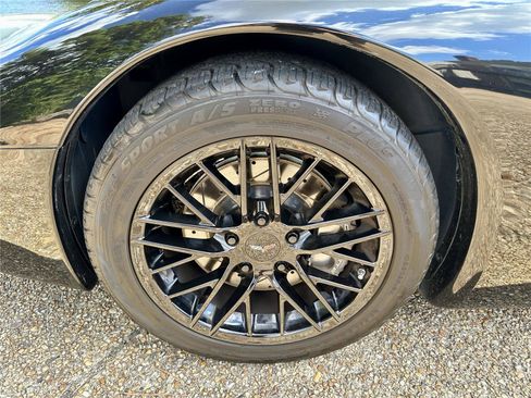 Used 1998 Chevrolet Corvette Coupe w/ Roof Pkg image 23