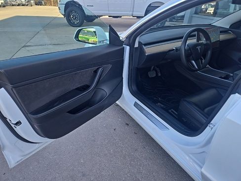 Used 2020 Tesla Model 3 Standard Range Plus image 28