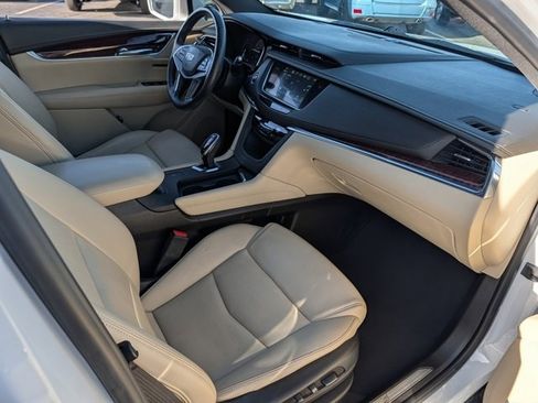 Used 2018 Cadillac XT5 Luxury w/ Driver Awareness Package image 24