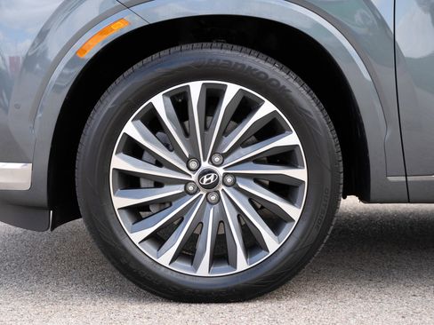 Used 2024 Hyundai Palisade Calligraphy image 9