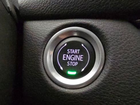 Used 2024 Cadillac XT4 Premium Luxury image 29