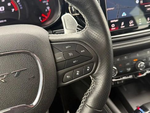 Used 2022 Dodge Durango SRT w/ Technology Group AWD/4WD image 17