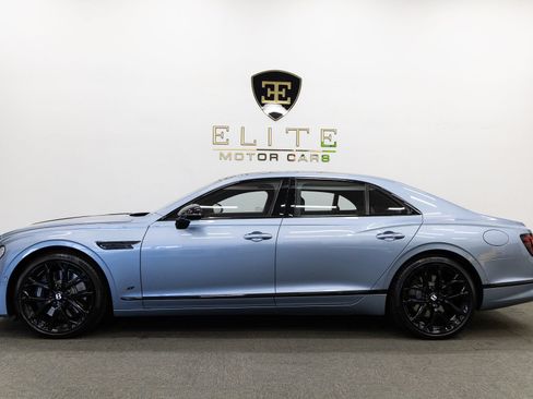 Used 2024 Bentley Flying Spur Plug-In Hybrid AWD/4WD image 2