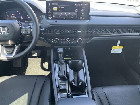 Used 2025 Honda Accord Touring image 13