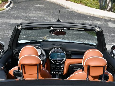 Used 2023 MINI Cooper S image 58