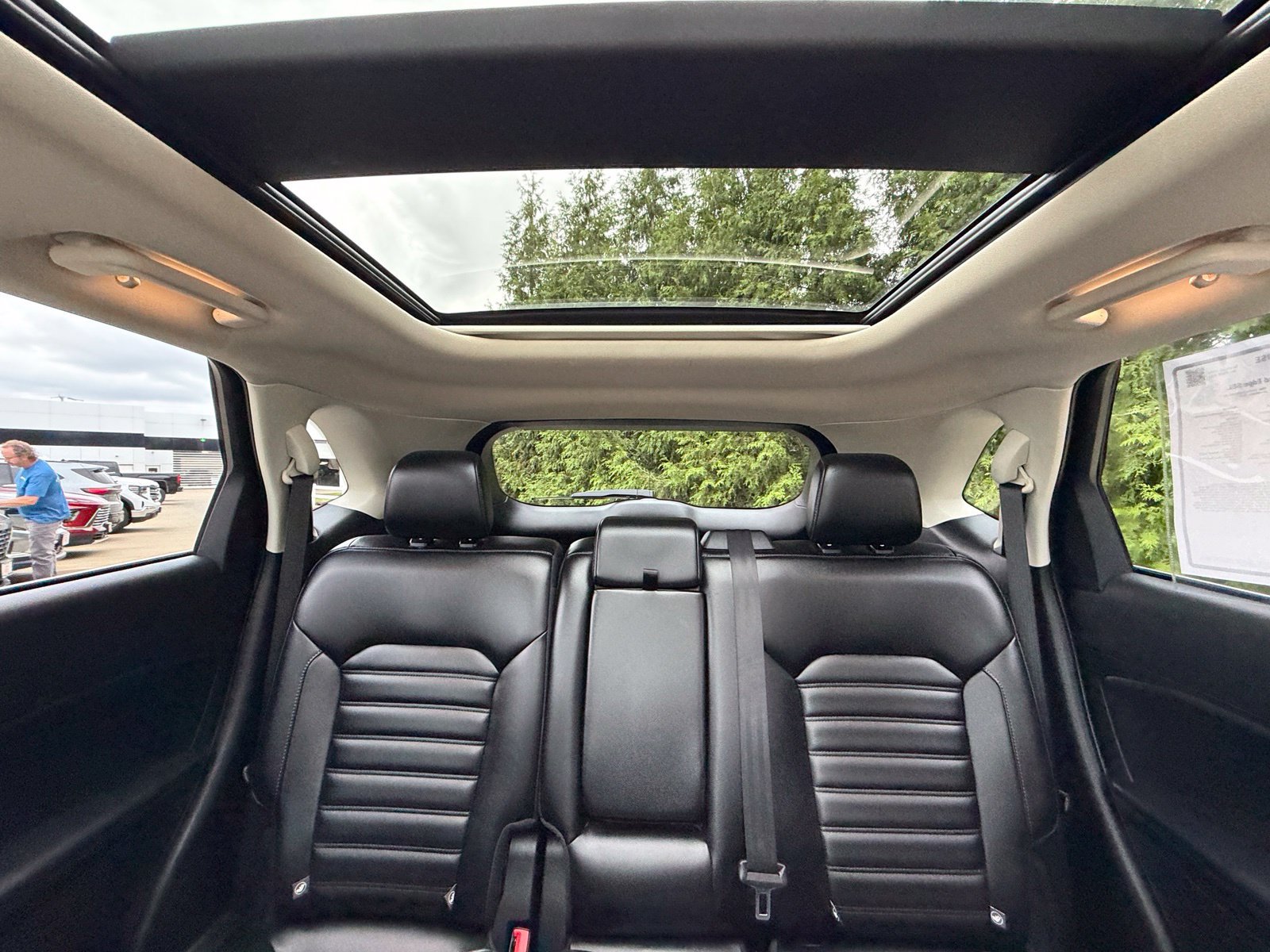 Used 2021 Ford Edge SEL w/ Convenience Package AWD/4WD image 3