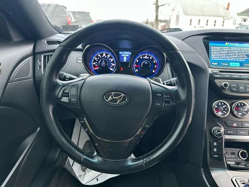 Used 2013 Hyundai Genesis 2.0T RWD image 38