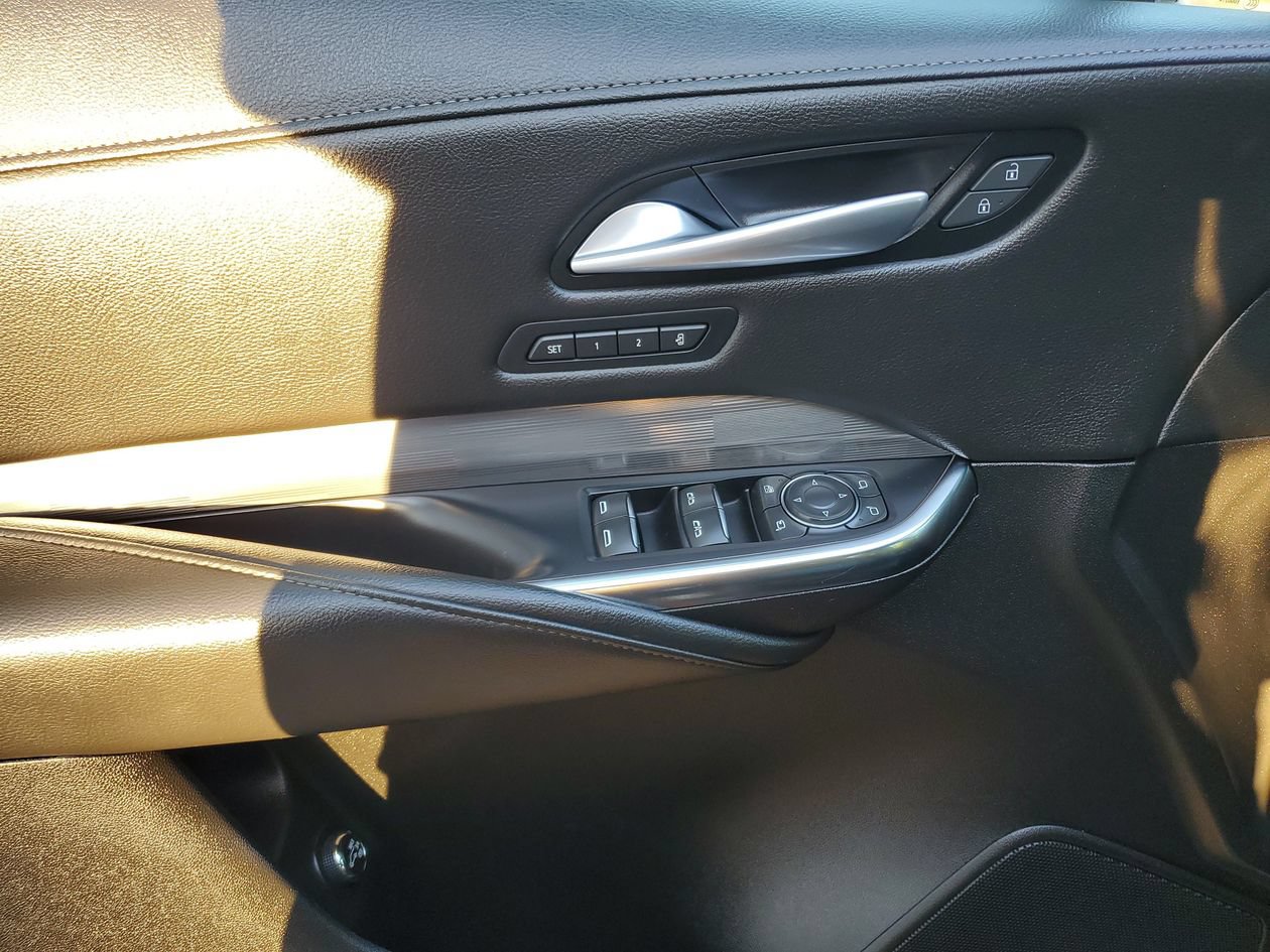 Used 2025 Cadillac XT4 Premium Luxury FWD image 16