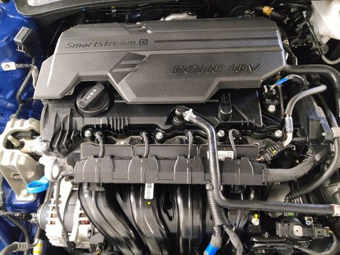 Used 2025 Hyundai Elantra Sport FWD image 30