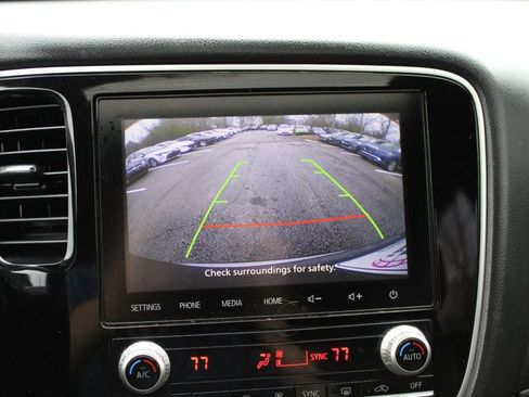 Used 2020 Mitsubishi Outlander LE image 10