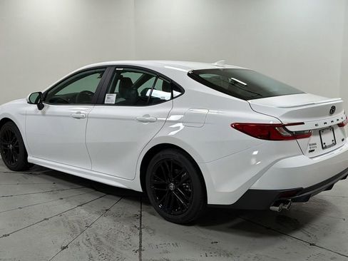New 2026 Toyota Camry SE image 7