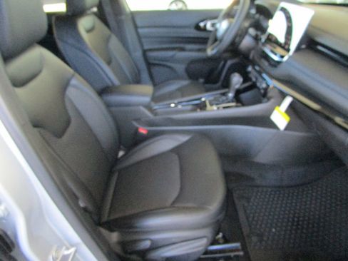 New 2026 Jeep Compass Latitude image 23