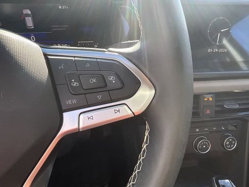 Used 2022 Volkswagen Taos SE image 15