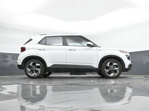 Certified 2024 Hyundai Venue Limited image 42