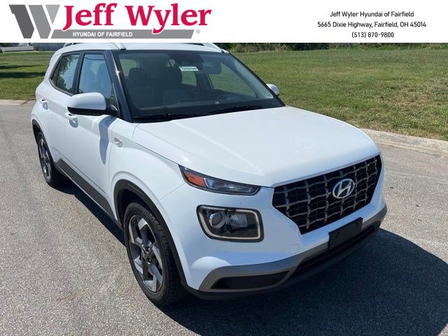 Certified 2025 Hyundai Venue SEL FWD image 1