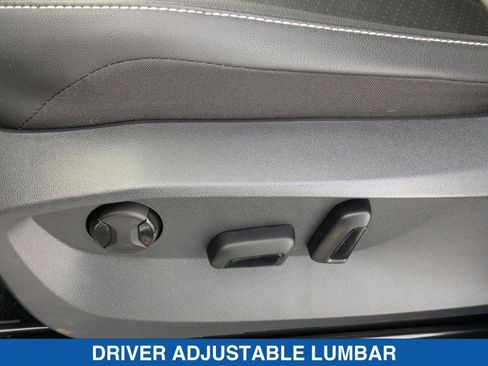 Used 2023 Volkswagen Tiguan SE R-Line image 27