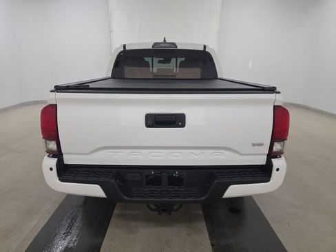 Used 2019 Toyota Tacoma TRD Off-Road AWD/4WD image 5
