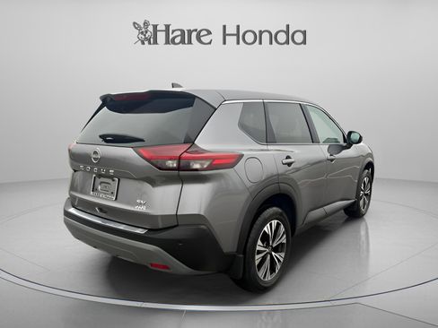 Used 2023 Nissan Rogue SV image 5