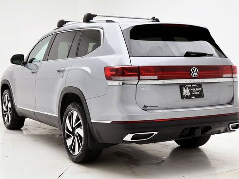 Used 2024 Volkswagen Atlas SEL image 6