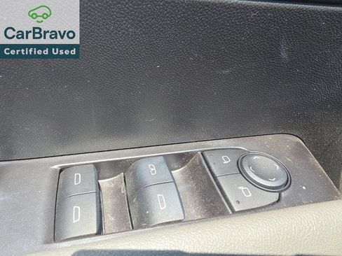 Used 2025 Chevrolet Colorado ZR2 w/ Technology Package AWD/4WD image 11