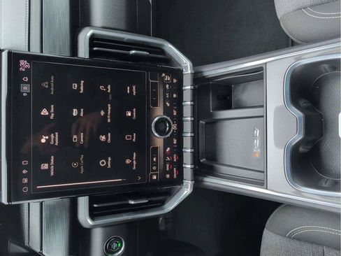 Used 2025 GMC Acadia Elevation FWD image 14