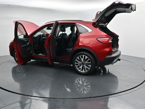 Certified 2022 Ford Escape Titanium w/ Class II Trailer Tow Package AWD/4WD image 40