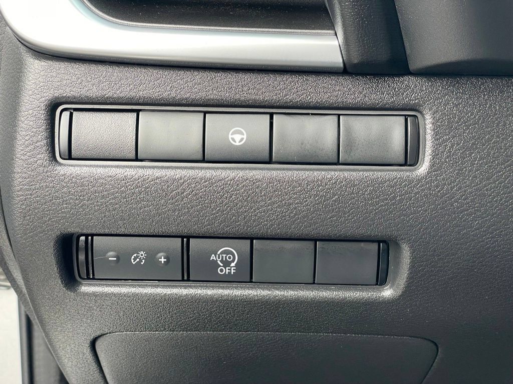 Certified 2023 Nissan Rogue SV AWD/4WD image 17