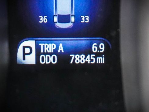 Used 2018 Toyota Avalon Limited image 10