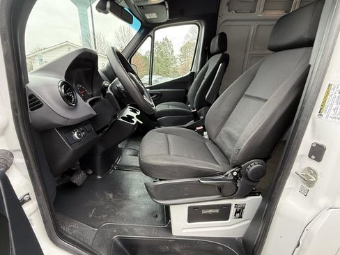Used 2021 Mercedes-Benz Sprinter 2500 w/ Driver Convenience Package image 18