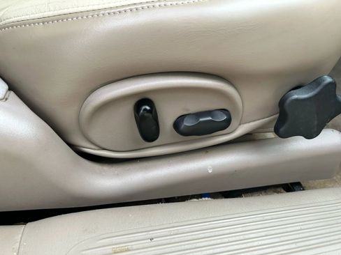 Used 2003 Buick Le Sabre Limited w/ Celebration Edition Package image 12