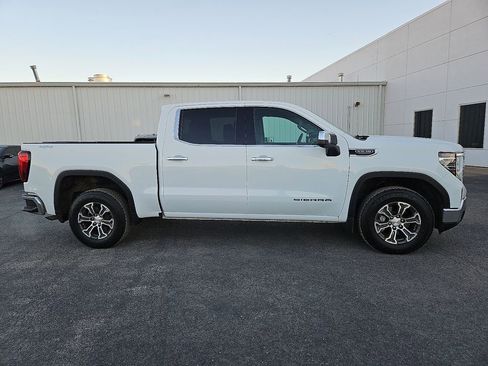 Used 2024 GMC Sierra 1500 SLT image 9