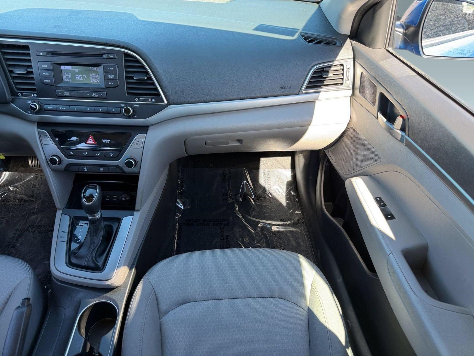 Used 2017 Hyundai Elantra SE FWD image 26