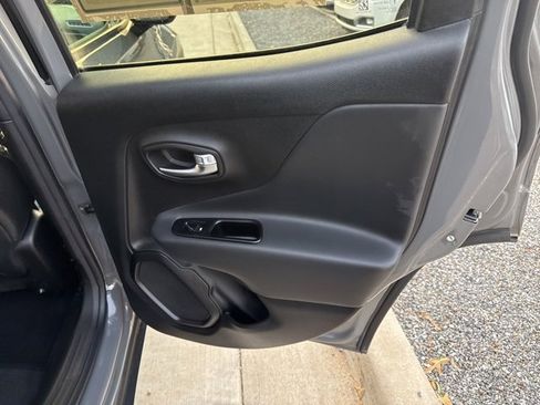 Used 2021 Jeep Renegade Limited w/ Luxury Group II image 29