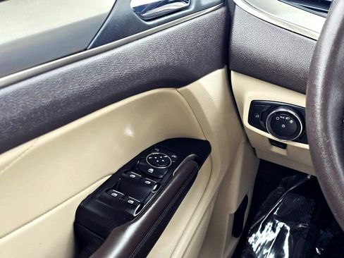 Used 2019 Lincoln MKC Premiere image 25