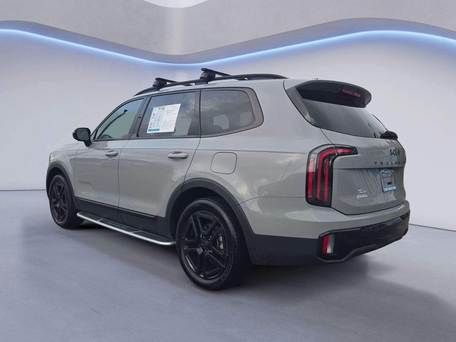 Used 2025 Kia Telluride SX X-Line AWD/4WD image 3