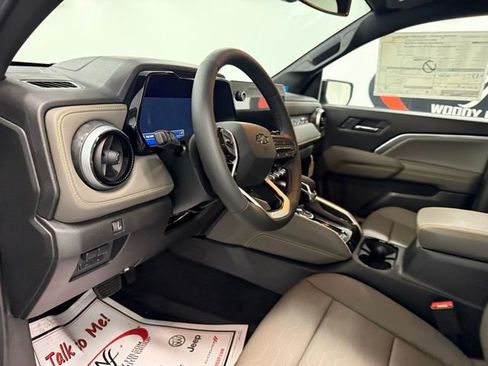 New 2026 Chevrolet Colorado ZR2 w/ Technology Package image 12