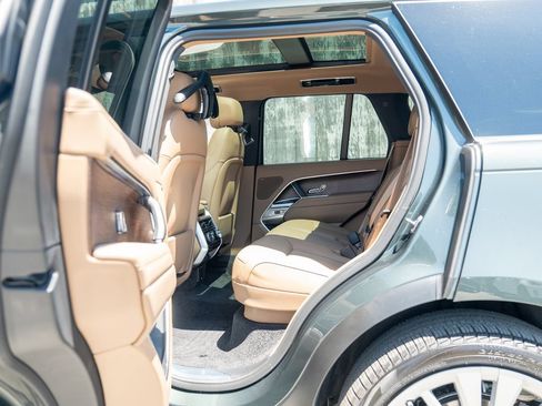 Certified 2024 Land Rover Range Rover SE AWD/4WD image 34