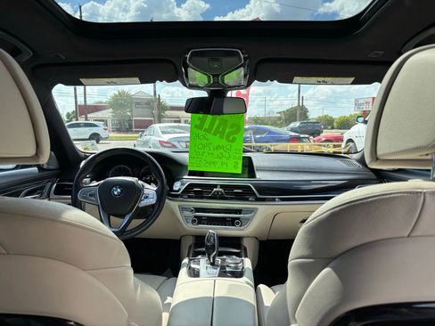 Used 2016 BMW 740i image 11