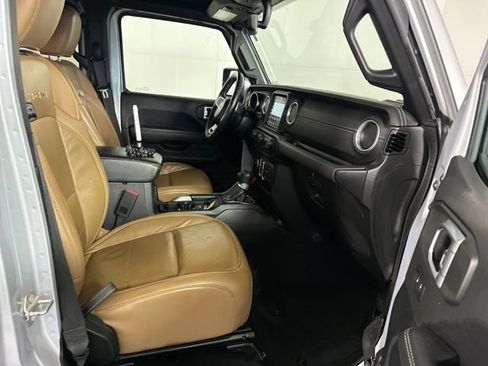 Used 2022 Jeep Wrangler Unlimited Sahara image 28