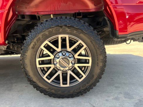 Used 2019 Ford F250 Lariat w/ Lariat Ultimate Package image 18