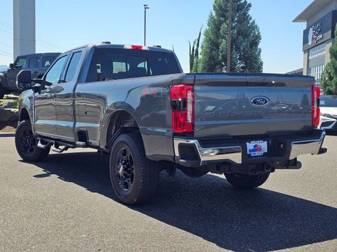 Used 2023 Ford F350 Lariat w/ FX4 Off-Road Package AWD/4WD image 5