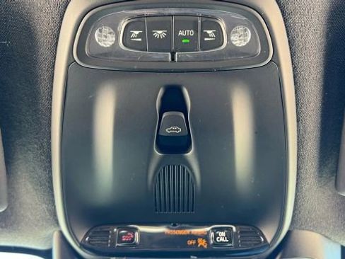 Used 2019 Volvo XC40 T5 Inscription image 43