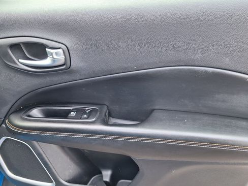 Used 2020 Jeep Compass Latitude image 28