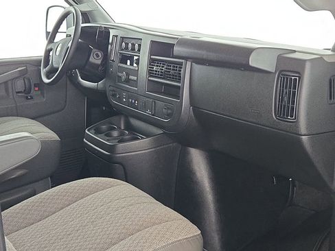 Used 2025 Chevrolet Express 3500 LT w/ LT Preferred Equipment Group RWD image 31