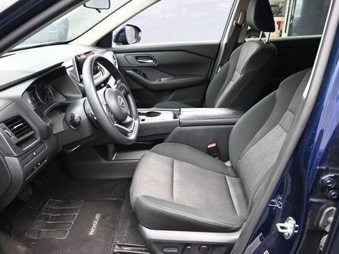 Used 2024 Nissan Rogue SV FWD image 17